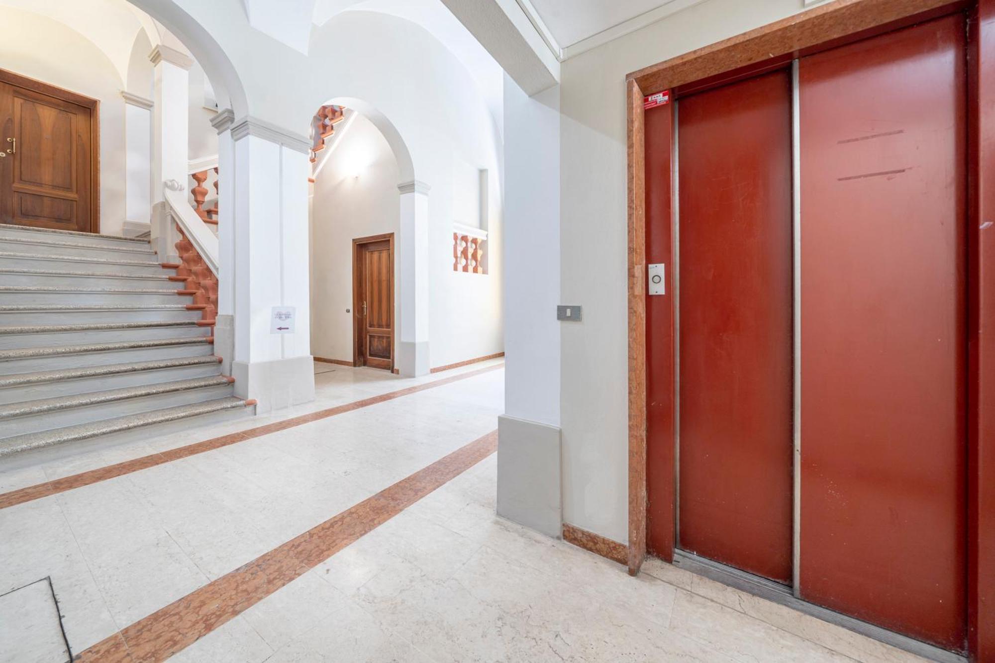 Via Emilia Centro - Stupendo Appartamento A Modena Buitenkant foto